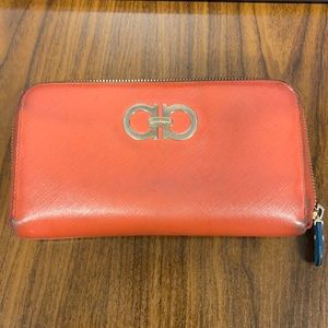 Auth. Preloved Salvatore Ferragamo rounded wallet